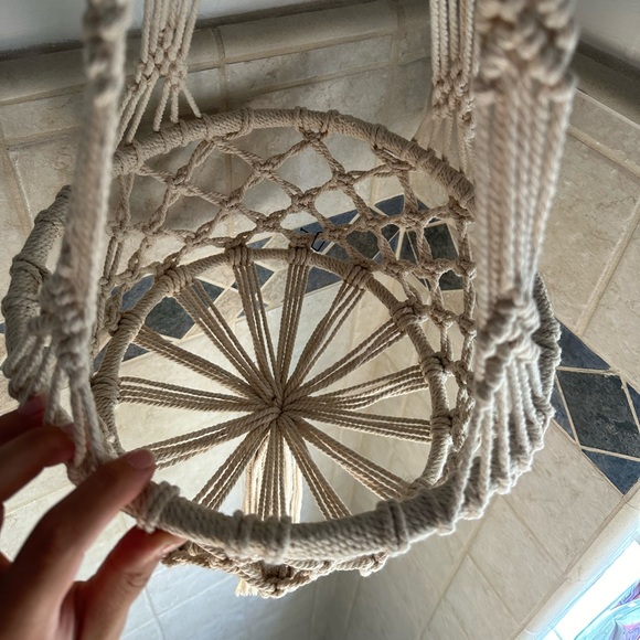 Large Macrame Hanging Basket - Picture 5 of 7